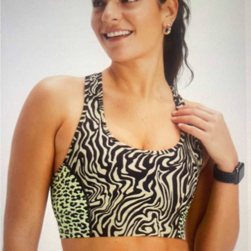 Fabletics On-The-Go Medium Impact Sports Bra